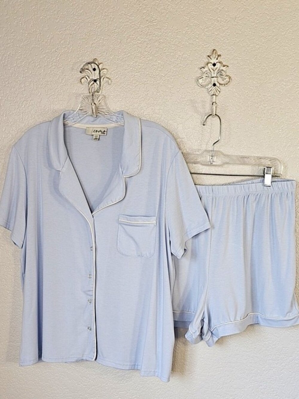 Como Large Pajama Set Light Blue Short Sleeve Button Down & Shorts